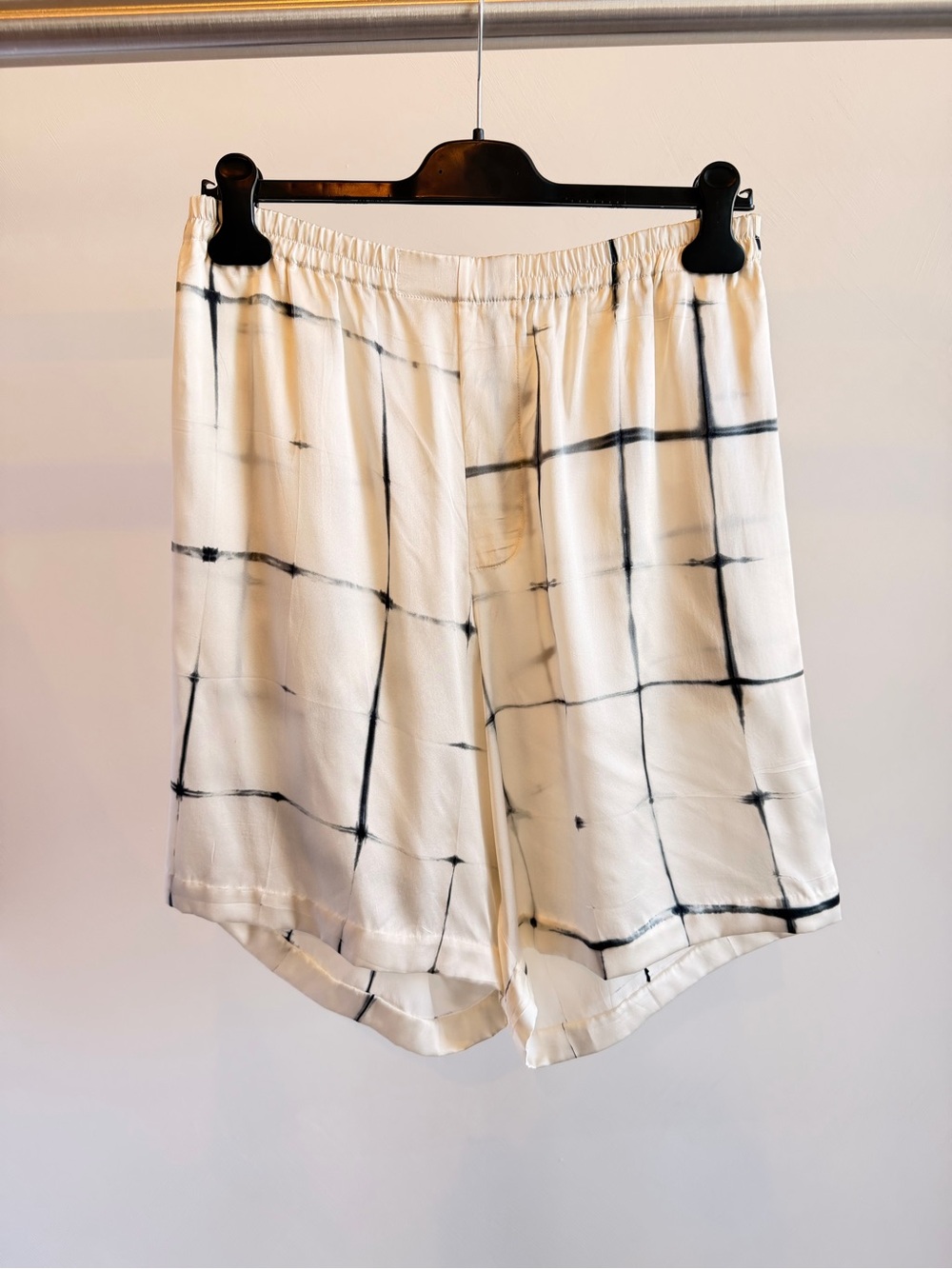 DELOS Marius Printed Silk Shorts White Black Shibori Pattern Tie Dye Size M